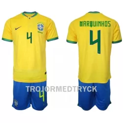 Brasilien Marquinhos 4 VM 2022 Fotbollströja Barn Hemma Brasilien Marquinhos 4 VM 2022 Fotbollströja Barn Hemma