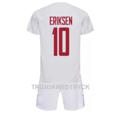 Danmark Christian Eriksen 10 VM 2022 Fotbollströja Barn Borta Danmark Christian Eriksen 10 VM 2022 Fotbollströja Barn Borta
