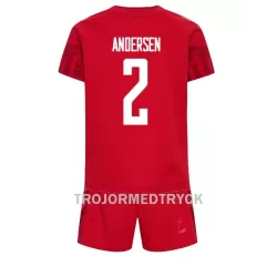 Danmark Joachim Andersen 2 VM 2022 Fotbollströja Barn Hemma Danmark Joachim Andersen 2 VM 2022 Fotbollströja Barn Hemma