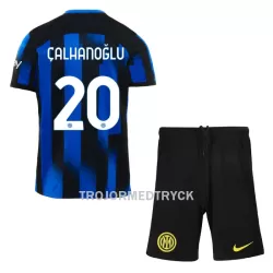 Inter Milan Calhanoglu 20 Fotbollströja Barn Hemma 2023/24 Inter Milan Calhanoglu 20 Fotbollströja Barn Hemma 2023/24